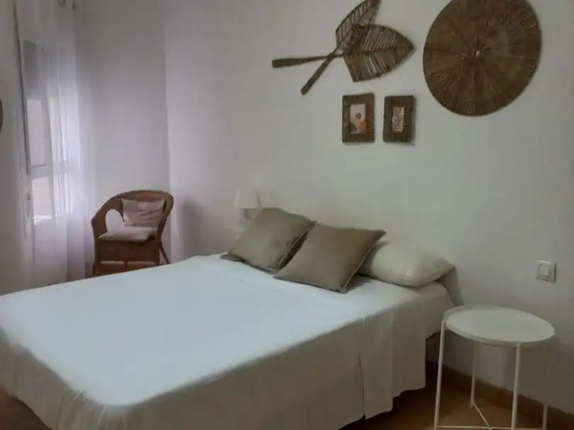 Habitación de Apartamento de alquiler en Cádiz con Aire acondicionado, Parquet y Amueblado