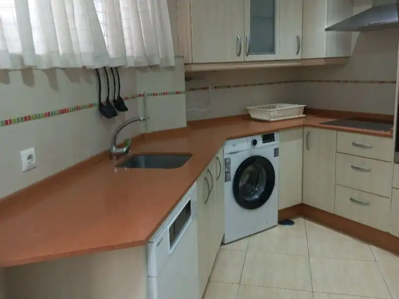 Cocina de Apartamento de alquiler en Cádiz con Aire acondicionado, Parquet y Amueblado