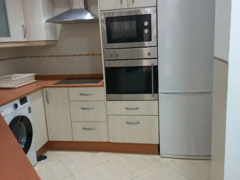 Cocina de Apartamento de alquiler en Cádiz con Aire acondicionado, Parquet y Amueblado