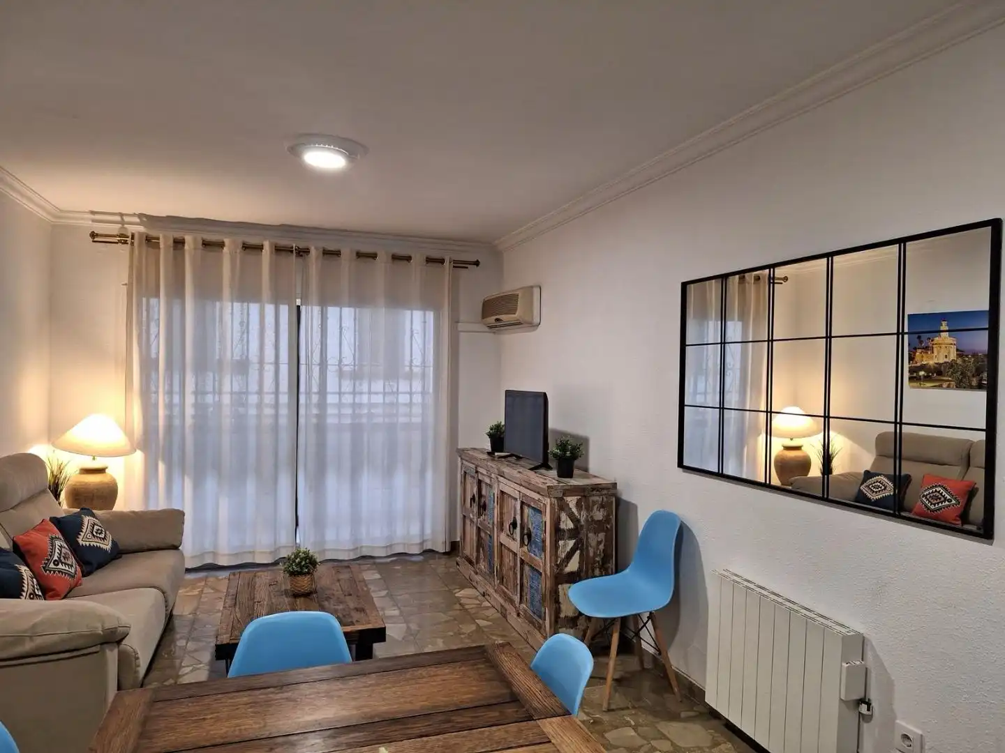Living room of Flat for sale in Sevilla  with Air Conditioner, Heating and Terrace