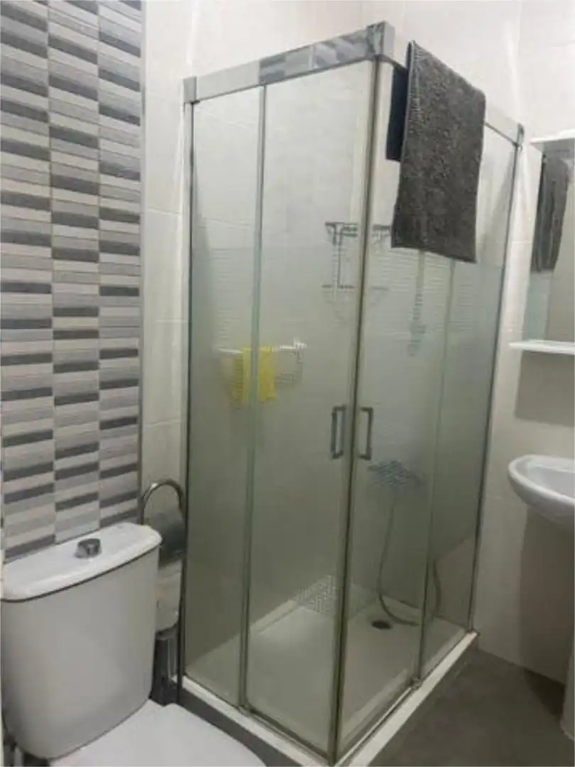 Baño de Piso de alquiler en Alcázar de San Juan con Calefacción, Terraza y Amueblado