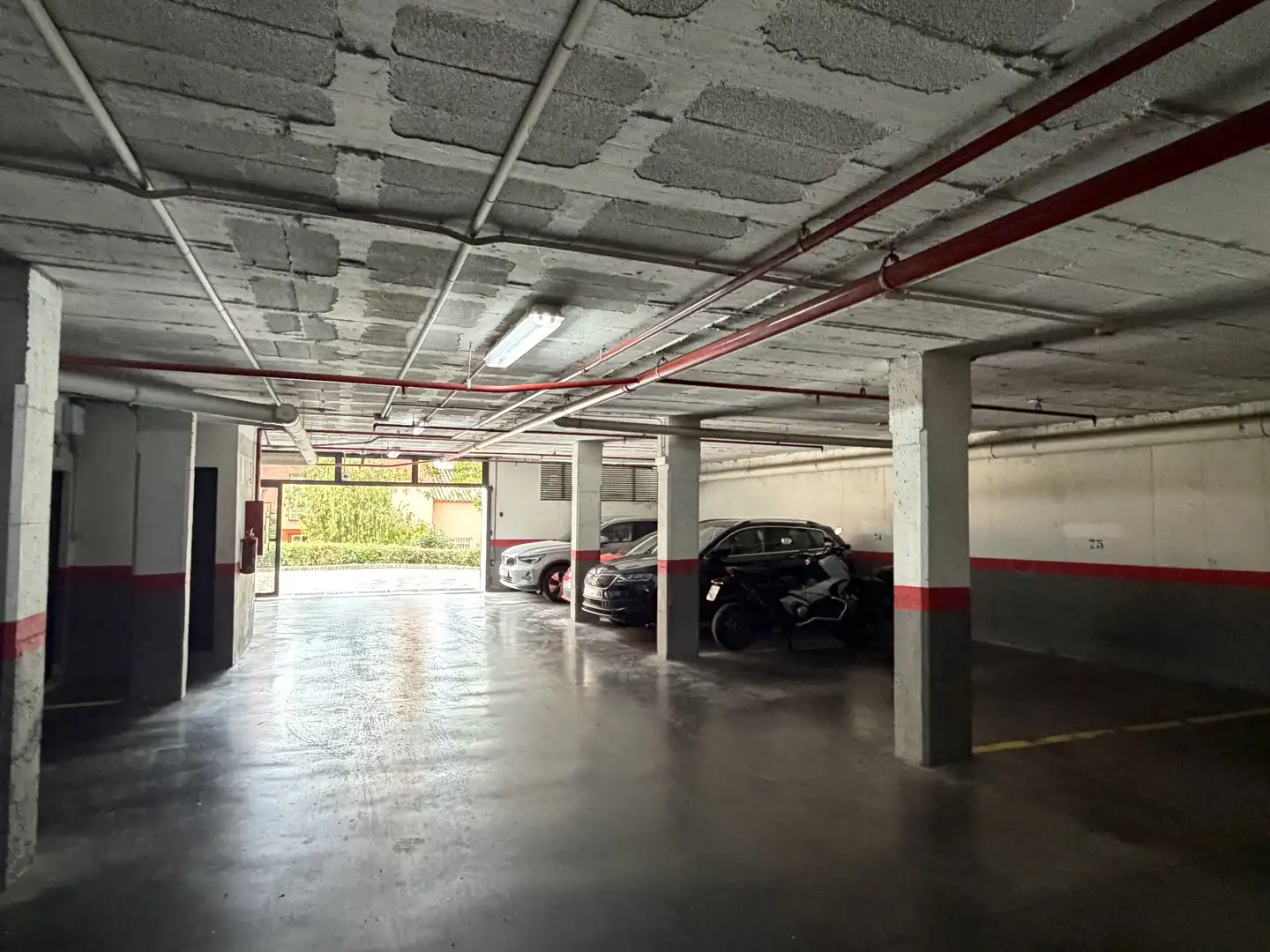 Wohnung zum Verkauf in Calle la Pimienta, 4, Valdeolletas - Las Cancelas - Xarblanca Parkplatz von Wohnung zum Verkauf in Marbella mit Klimaanlage, Terrasse und Schwimmbad