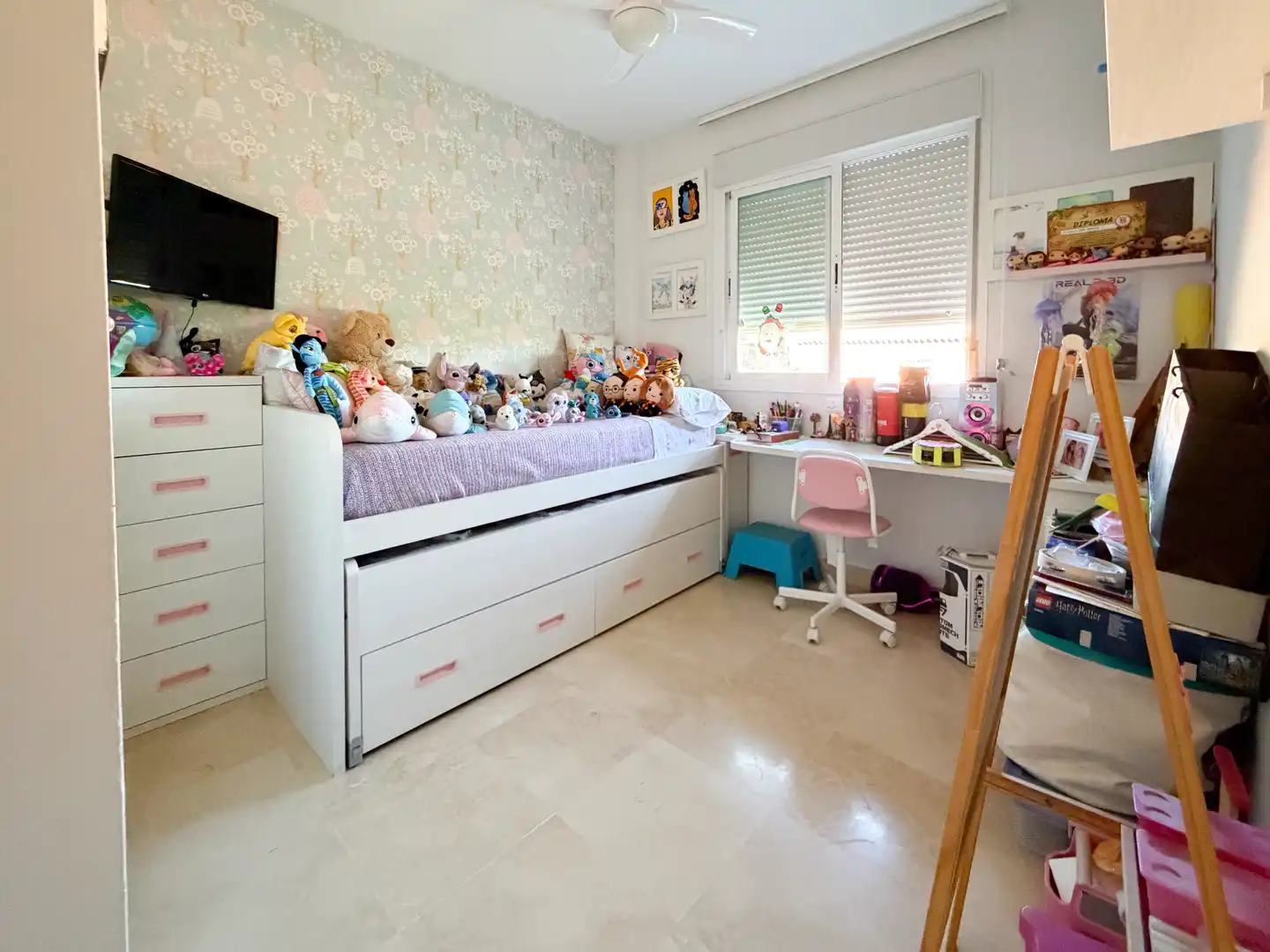 Wohnung zum Verkauf in Calle la Pimienta, 4, Valdeolletas - Las Cancelas - Xarblanca Schlafzimmer von Wohnung zum Verkauf in Marbella mit Klimaanlage, Terrasse und Schwimmbad