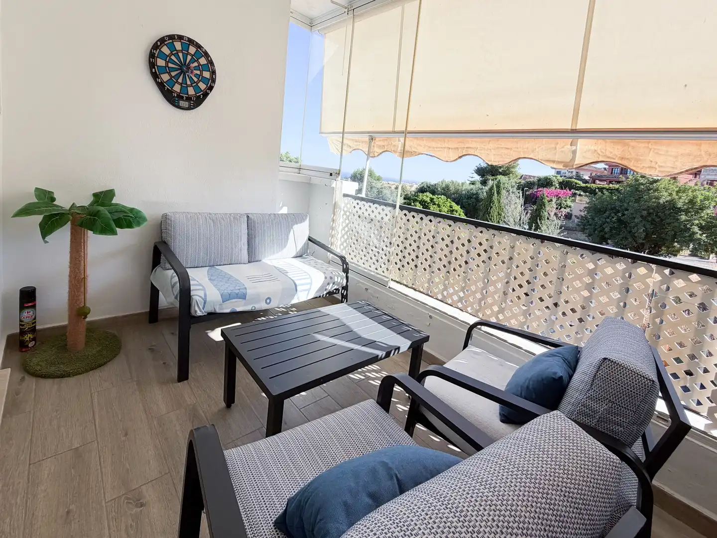 Wohnung zum Verkauf in Calle la Pimienta, 4, Valdeolletas - Las Cancelas - Xarblanca Terrasse von Wohnung zum Verkauf in Marbella mit Klimaanlage, Terrasse und Schwimmbad