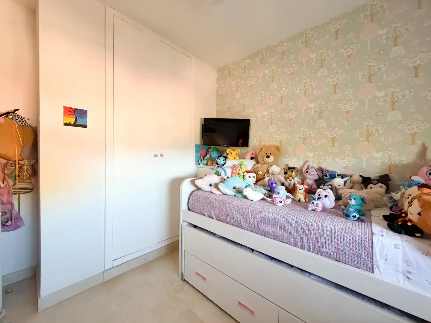 Wohnung zum Verkauf in Calle la Pimienta, 4, Valdeolletas - Las Cancelas - Xarblanca Schlafzimmer von Wohnung zum Verkauf in Marbella mit Klimaanlage, Terrasse und Schwimmbad