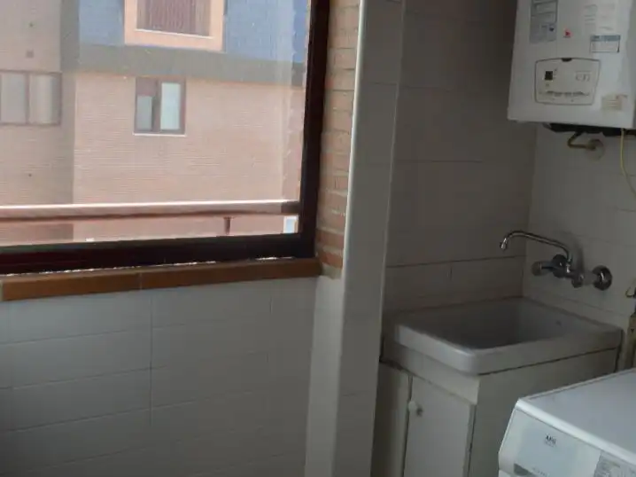 Bathroom of Flat for sale in Granada  with Air Conditioner, Heating and Parquet flooring