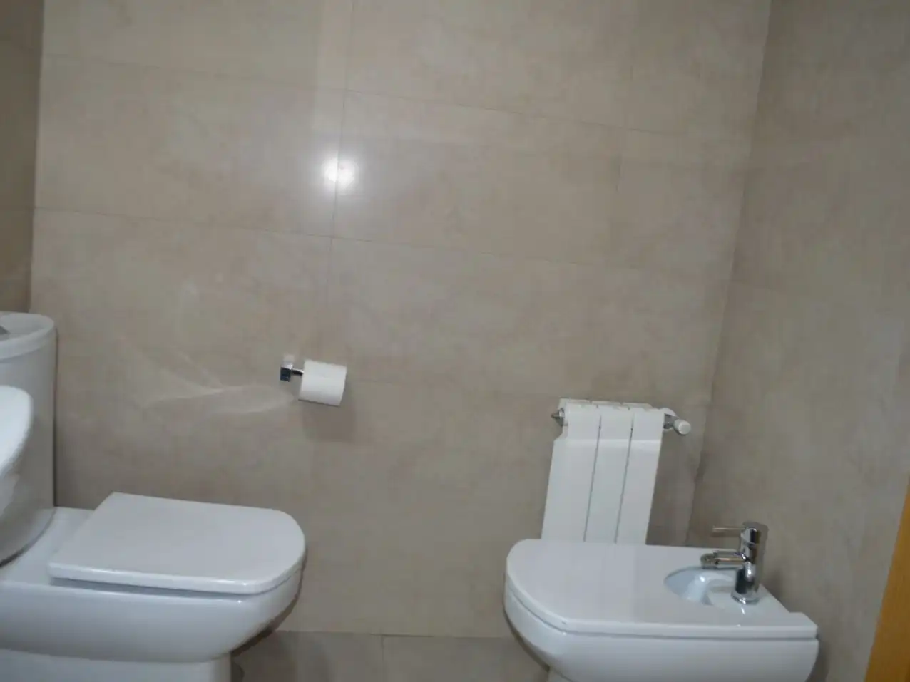 Bathroom of Flat for sale in Granada  with Air Conditioner, Heating and Parquet flooring