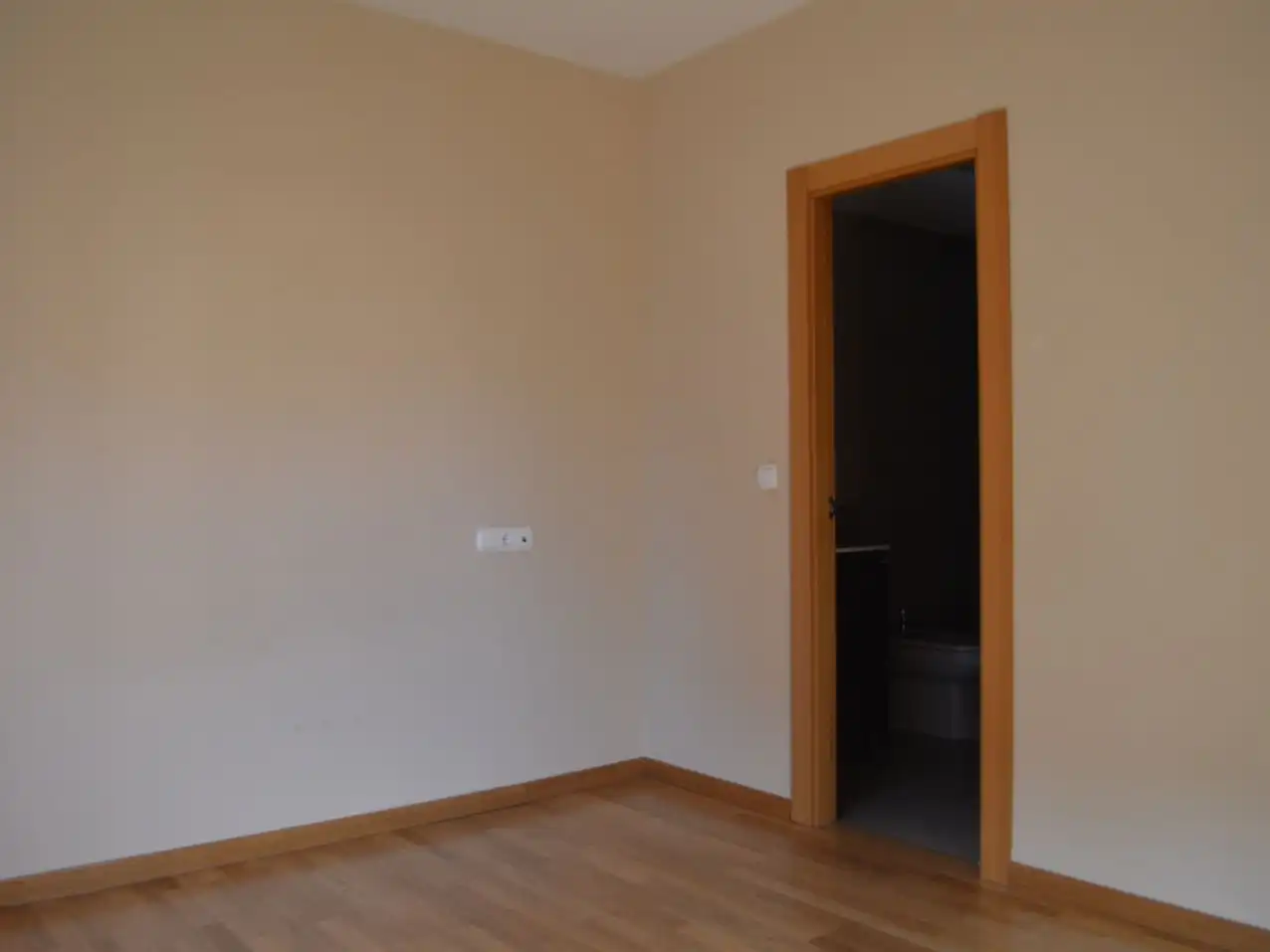 Bedroom of Flat for sale in Granada  with Air Conditioner, Heating and Parquet flooring