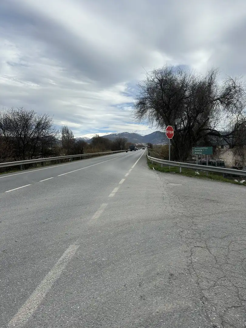 Vista exterior de Pis en venda en Granada amb Jardí privat i Traster