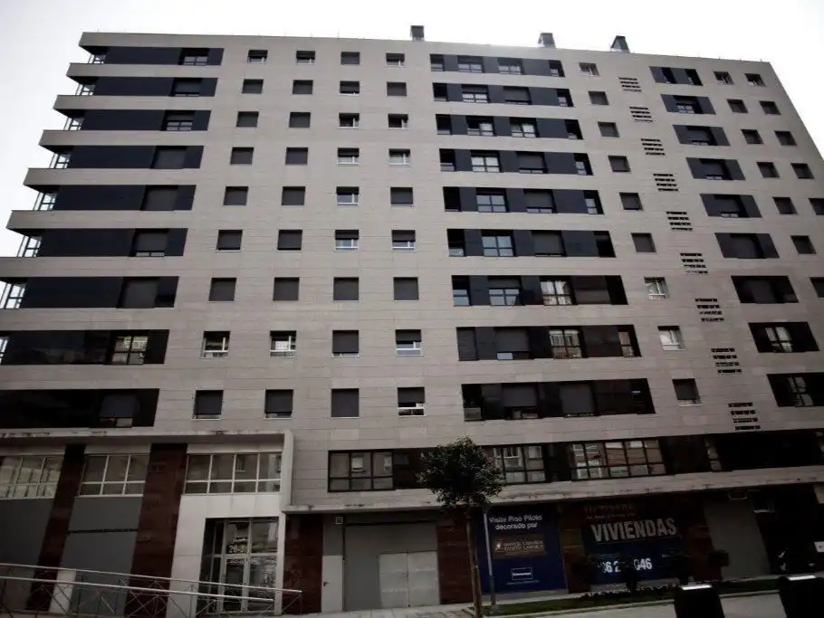 Vista exterior de Pis de lloguer en Vigo  amb Calefacció, Parquet i Traster