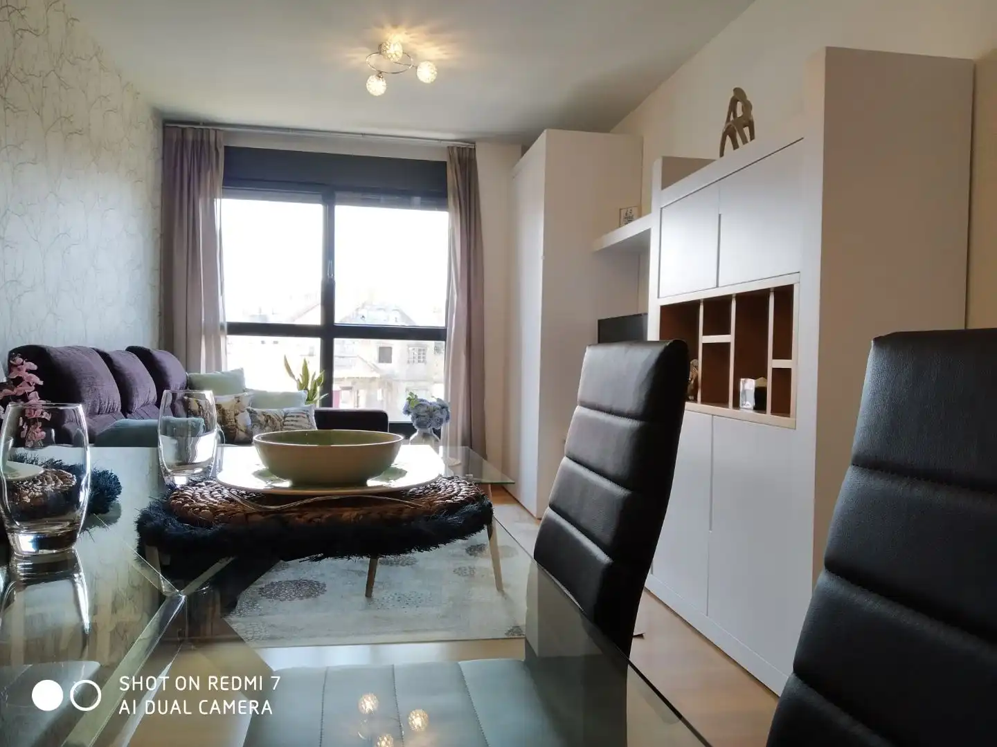 Sala d'estar de Pis de lloguer en Vigo  amb Calefacció, Parquet i Traster
