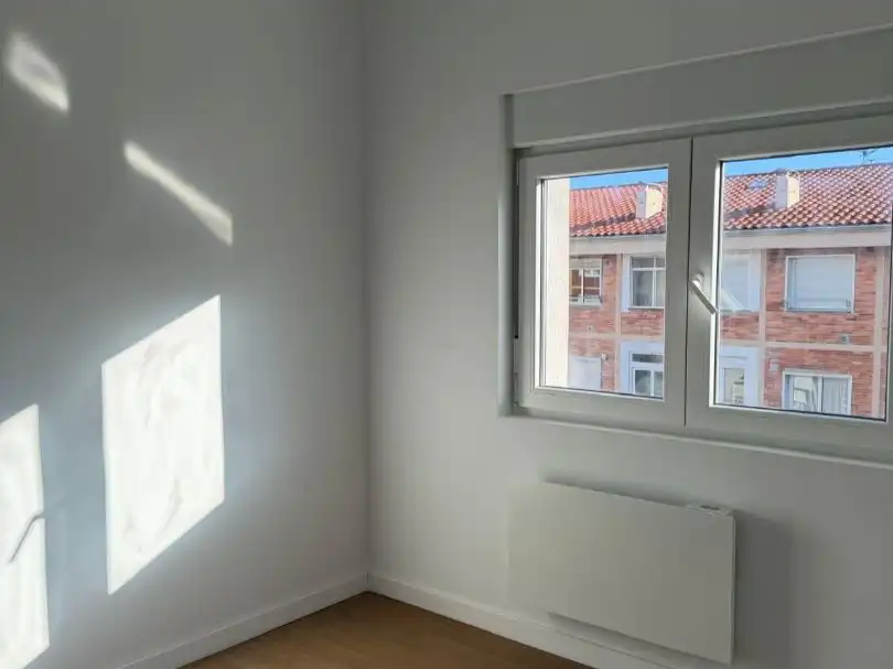 Flat for sale in Calle de la Amistad, Versalles Bedroom of Flat for sale in Avilés with Heating and Parquet flooring