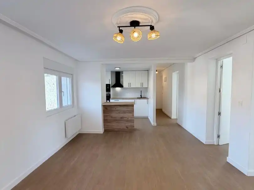 Flat for sale in Calle de la Amistad, Versalles Living room of Flat for sale in Avilés with Heating and Parquet flooring