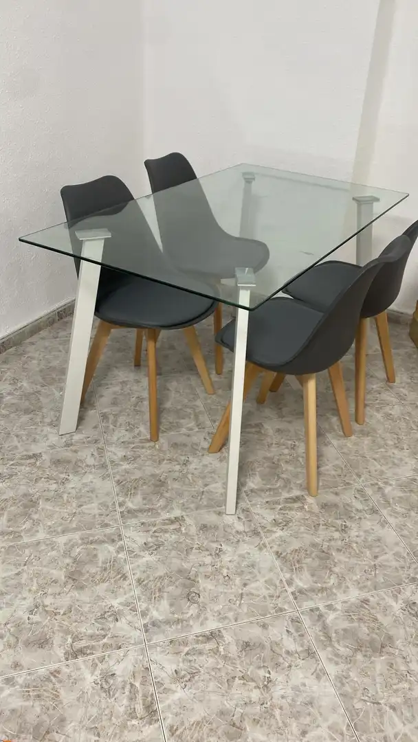 Zimmer in Calle Pedro Espinosa, 34, Camino de Antequera Esszimmer von Wohnung zur untervermieten in Málaga mit Klimaanlage, Möbliert und Balkon