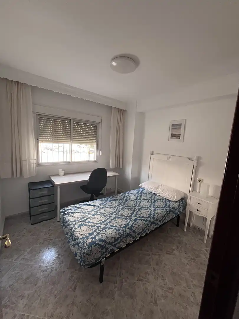 Zimmer in Calle Pedro Espinosa, 34, Camino de Antequera Schlafzimmer von Wohnung zur untervermieten in Málaga mit Klimaanlage, Möbliert und Balkon