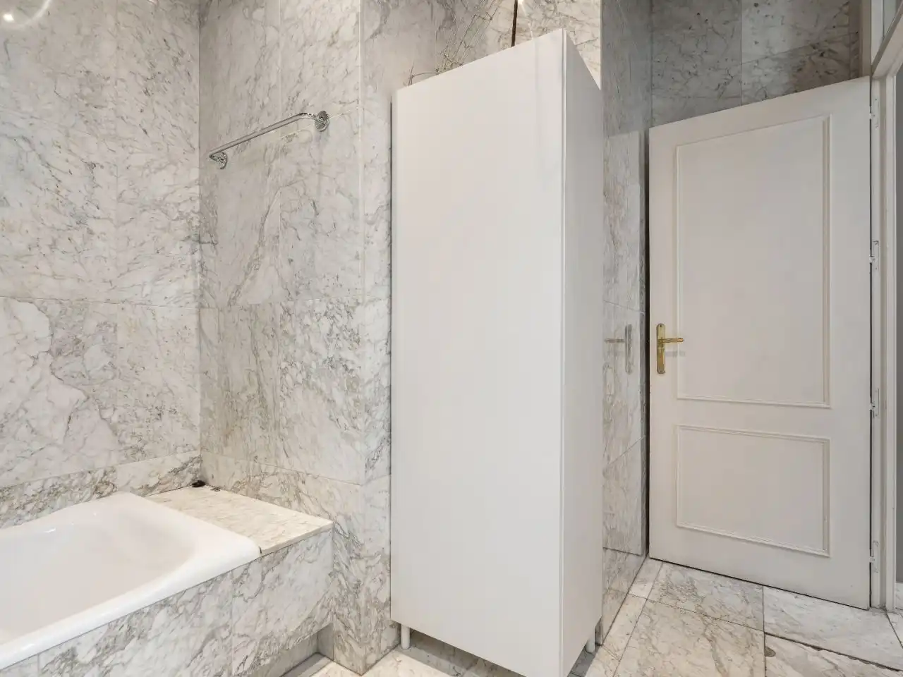 Bany de Pis en venda en  Madrid Capital amb Aire condicionat i Balcó