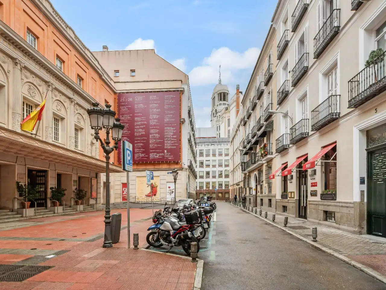 Vista exterior de Pis en venda en  Madrid Capital amb Aire condicionat i Balcó