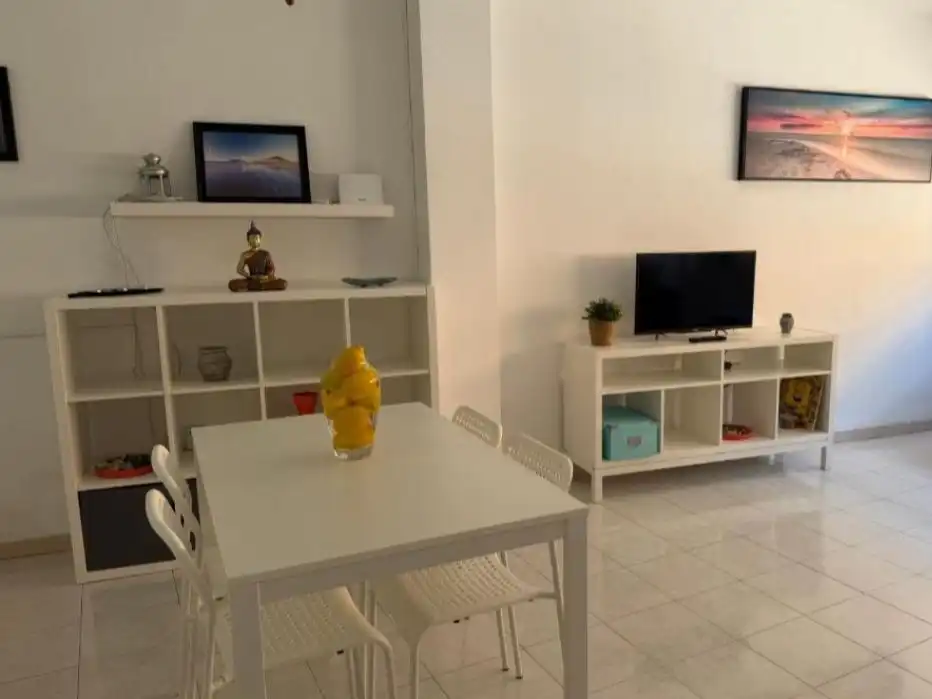 Piso de alquiler en Calle Inglaterra, 1, El Médano Sala de estar de Piso de alquiler en Granadilla de Abona con Amueblado