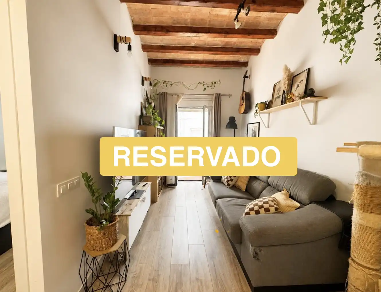 Flat for sale in Passatge del Xiprer, 5, La Torrassa Living room of Flat for sale in L'Hospitalet de Llobregat with Air Conditioner and Balcony