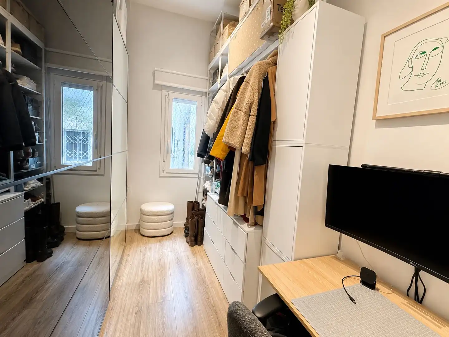 Flat for sale in Passatge del Xiprer, 5, La Torrassa Bedroom of Flat for sale in L'Hospitalet de Llobregat with Air Conditioner and Balcony