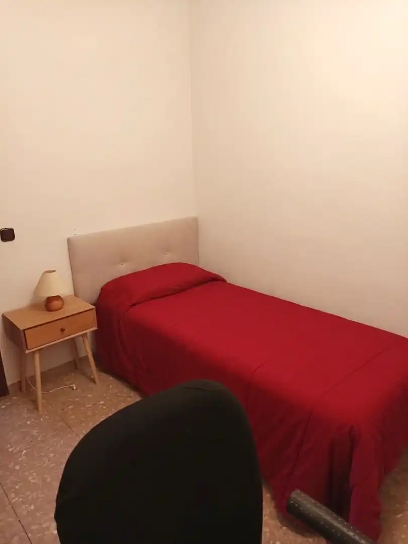 Room in Calle de la Mata, 35, El Torreón - Los Ángeles - El Pilar Bedroom of Flat for share in Ciudad Real with Heating, Terrace and Furnished