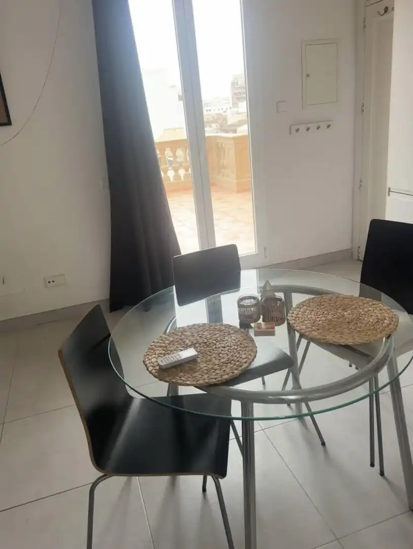 Estudio de alquiler en Carrer de Blanquerna, 27, Bons Aires Comedor de Estudio de alquiler en Palma de Mallorca con Aire acondicionado, Terraza y Amueblado