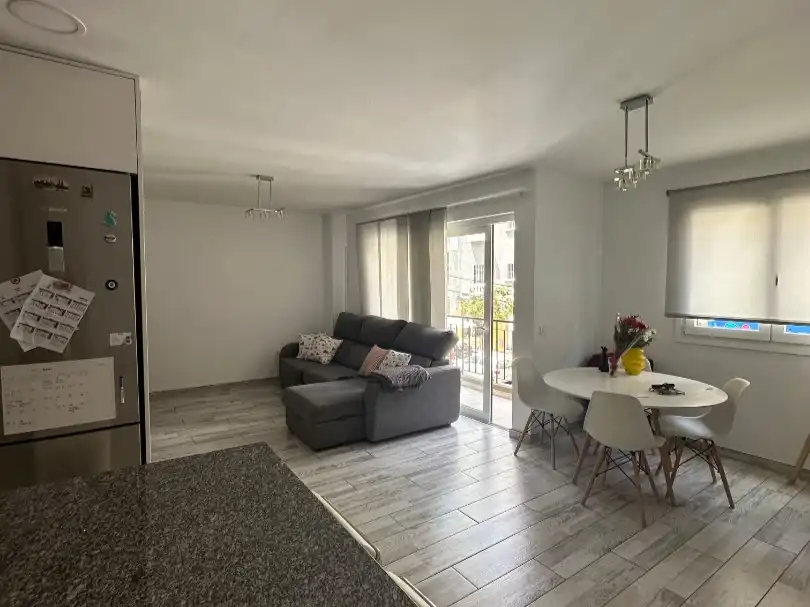 Habitación en Calle Ramón y Cajal, 14, Duggi - Rambla - Los Hoteles Habitación en Calle Ramón y Cajal, 14, Duggi - Rambla - Los Hoteles