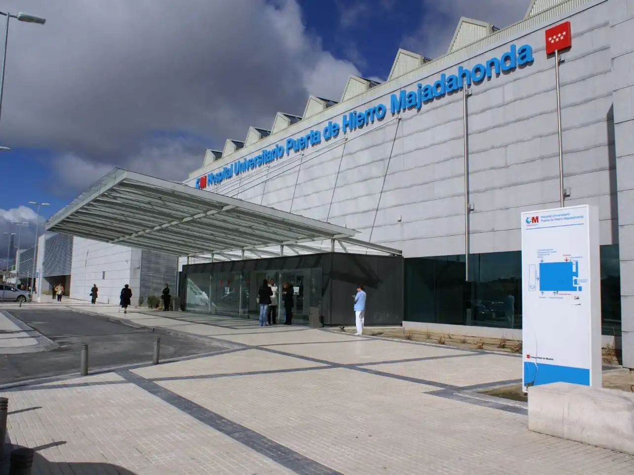 Pis de lloguer a Calle Moreno Torroba, 28, Golf - El Carralero Vista exterior de Pis de lloguer en Majadahonda amb Aire condicionat, Calefacció i Parquet