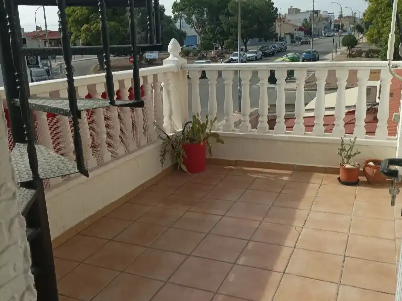 Wohnung zur Miete in Parque nervion, 156, San Fulgencio Terrasse von Wohnung zur Miete in San Fulgencio mit Parkett, Terrasse und Möbliert