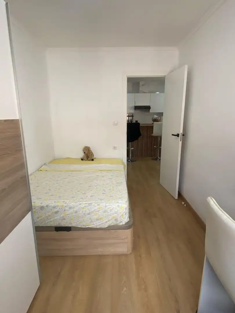 Pis de lloguer a Carrer de Yecla, 5, L'Amistat Dormitori de Pis de lloguer en Valencia Capital amb Aire condicionat