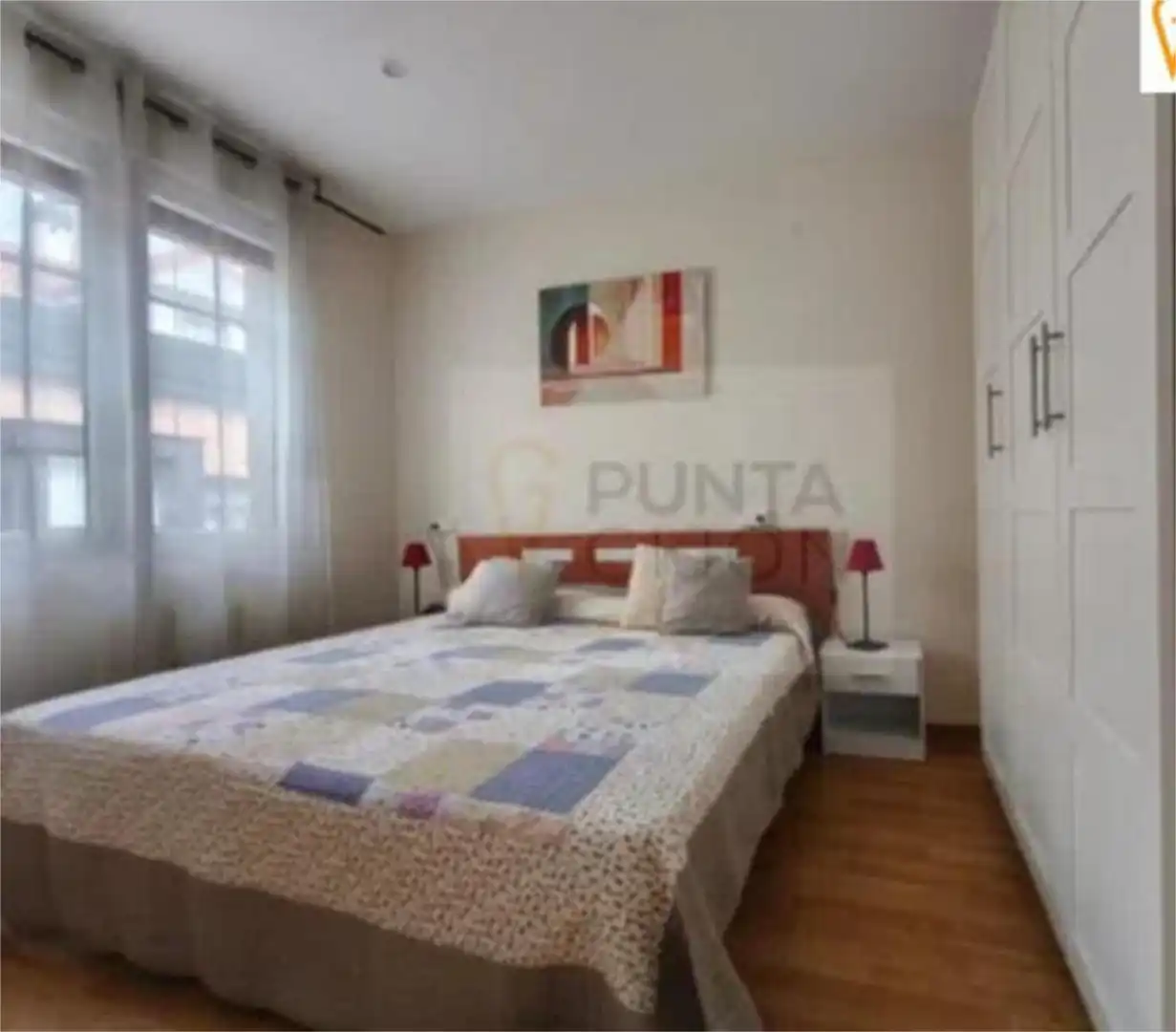 Habitación de Piso en venta en Gijón  con Calefacción, Trastero y Amueblado