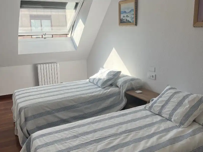 Bedroom of Flat for rent in Pontevedra Capital   with Heating, Parquet flooring and Furnished