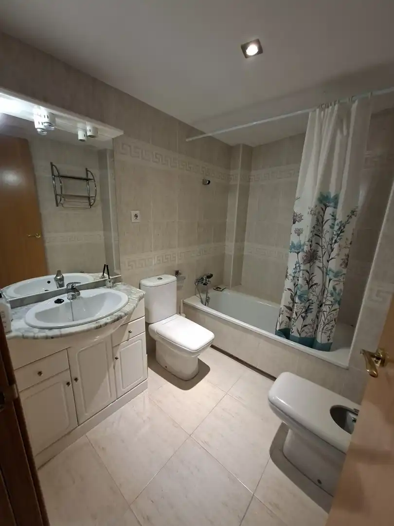 Zimmer in Carrer dels Comtes, 36, Covadonga Zimmer in Carrer dels Comtes, 36, Covadonga