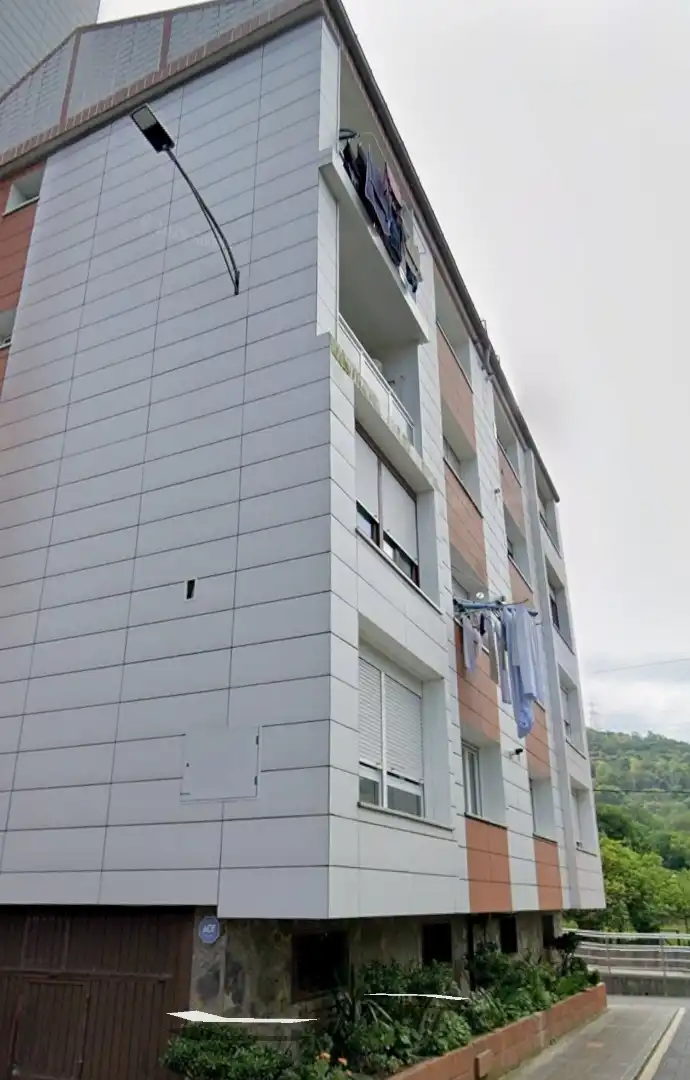 Vista exterior de Piso en venta en Valle de Trápaga-Trapagaran con Parquet, Trastero y Amueblado