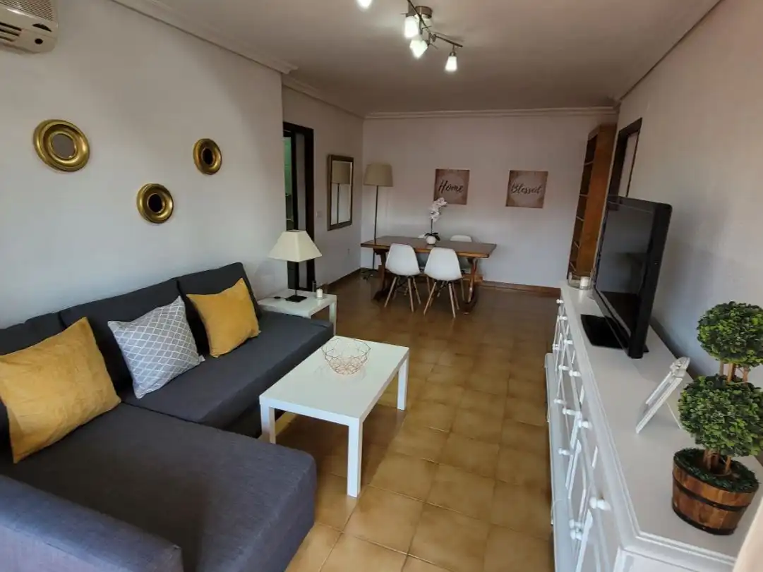 Flat for rent in Calle las Cruzadas, 5, Parque María Luisa -Giralda Sur Living room of Flat for rent in Sevilla with Air Conditioner, Heating and Terrace