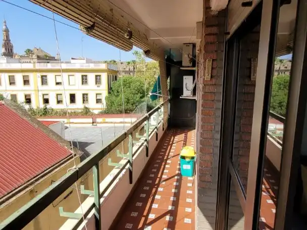 Flat for rent in Calle las Cruzadas, 5, Parque María Luisa -Giralda Sur Balcony of Flat for rent in Sevilla with Air Conditioner, Heating and Terrace