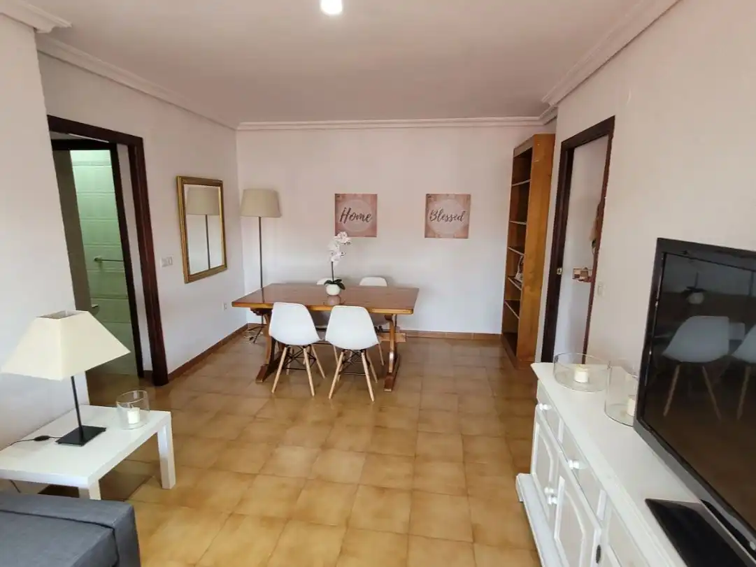 Flat for rent in Calle las Cruzadas, 5, Parque María Luisa -Giralda Sur Dining room of Flat for rent in Sevilla with Air Conditioner, Heating and Terrace