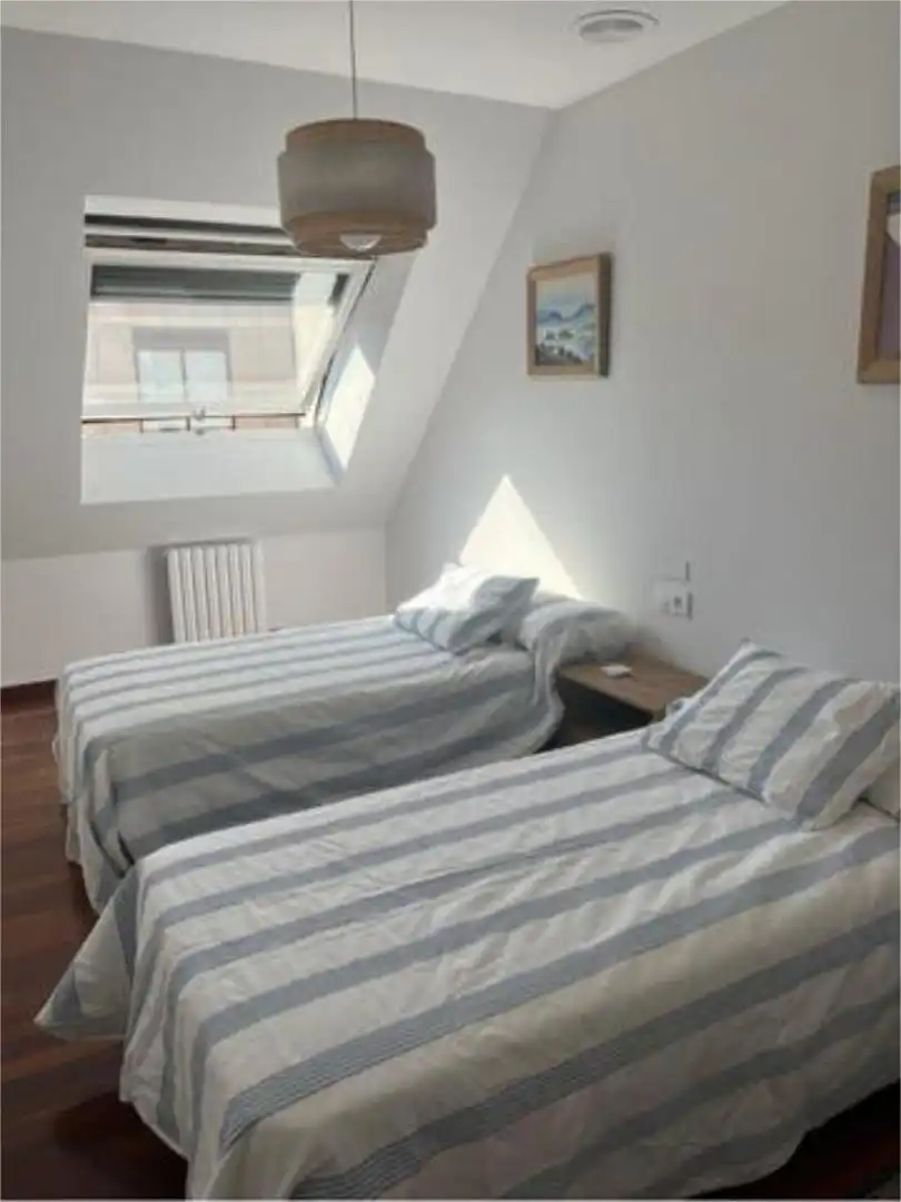 Ático de alquiler en Zona Fernández Ladreda Habitación de Ático de alquiler en Pontevedra Capital