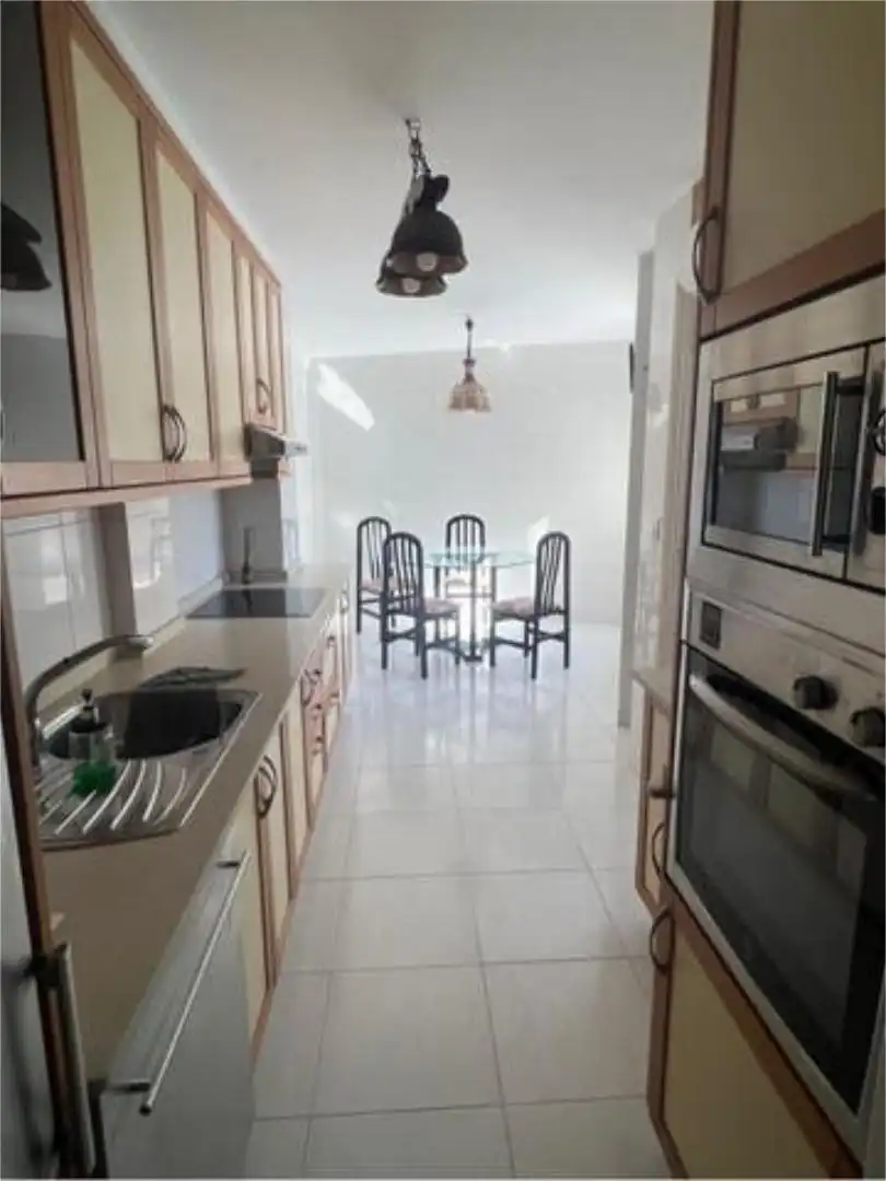 Ático de alquiler en Zona Fernández Ladreda Cocina de Ático de alquiler en Pontevedra Capital