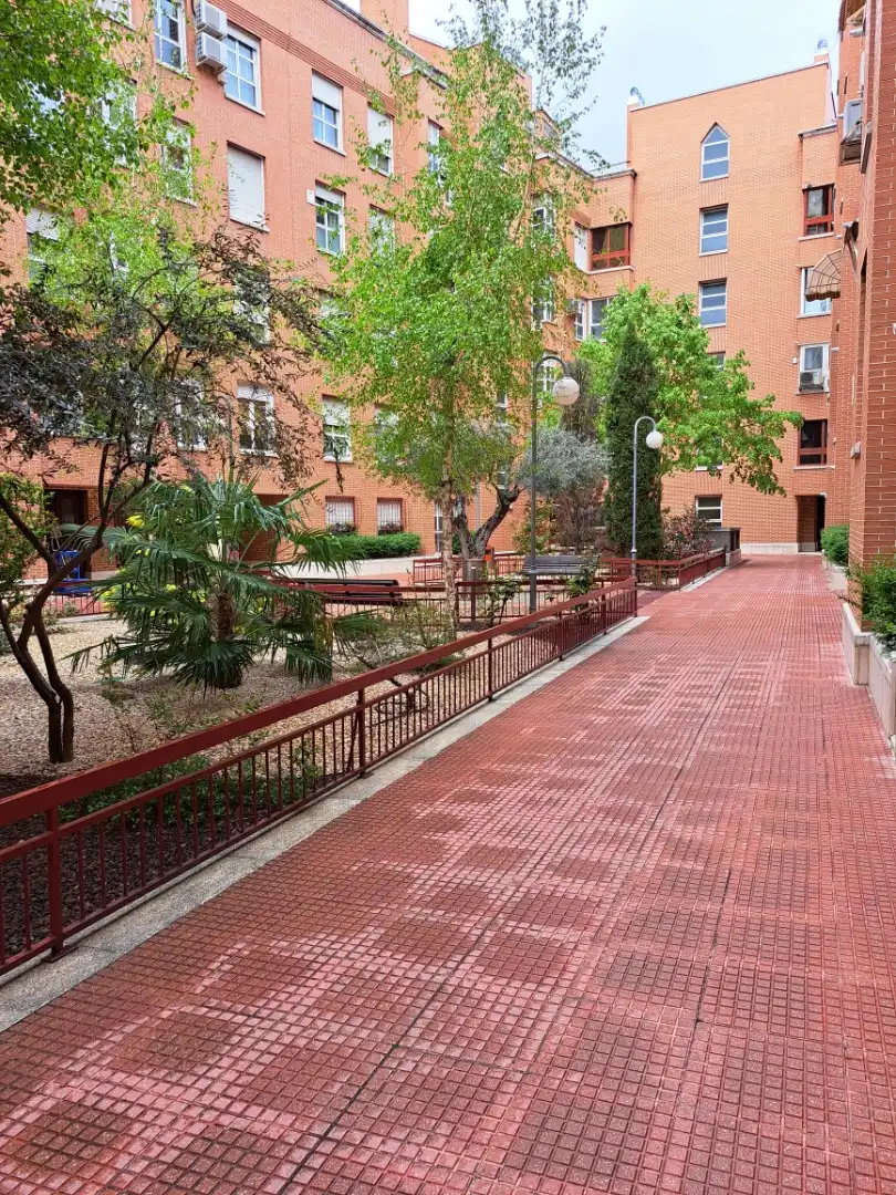 Room in Avenida de Daroca, 72, Ventas Room in Avenida de Daroca, 72, Ventas