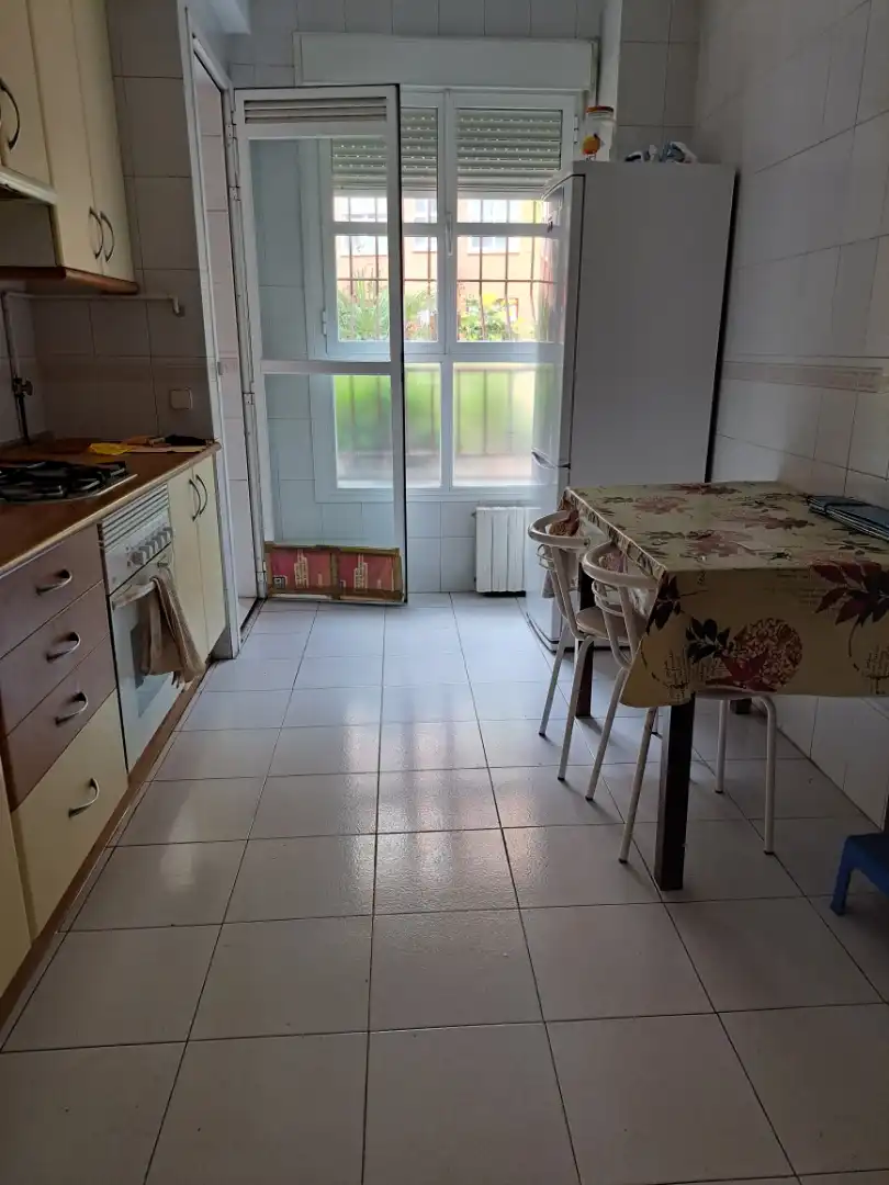 Room in Avenida de Daroca, 72, Ventas Room in Avenida de Daroca, 72, Ventas