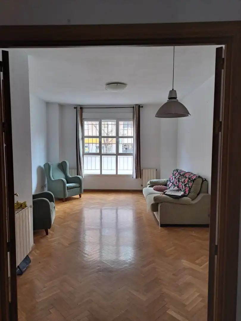 Room in Avenida de Daroca, 72, Ventas Room in Avenida de Daroca, 72, Ventas