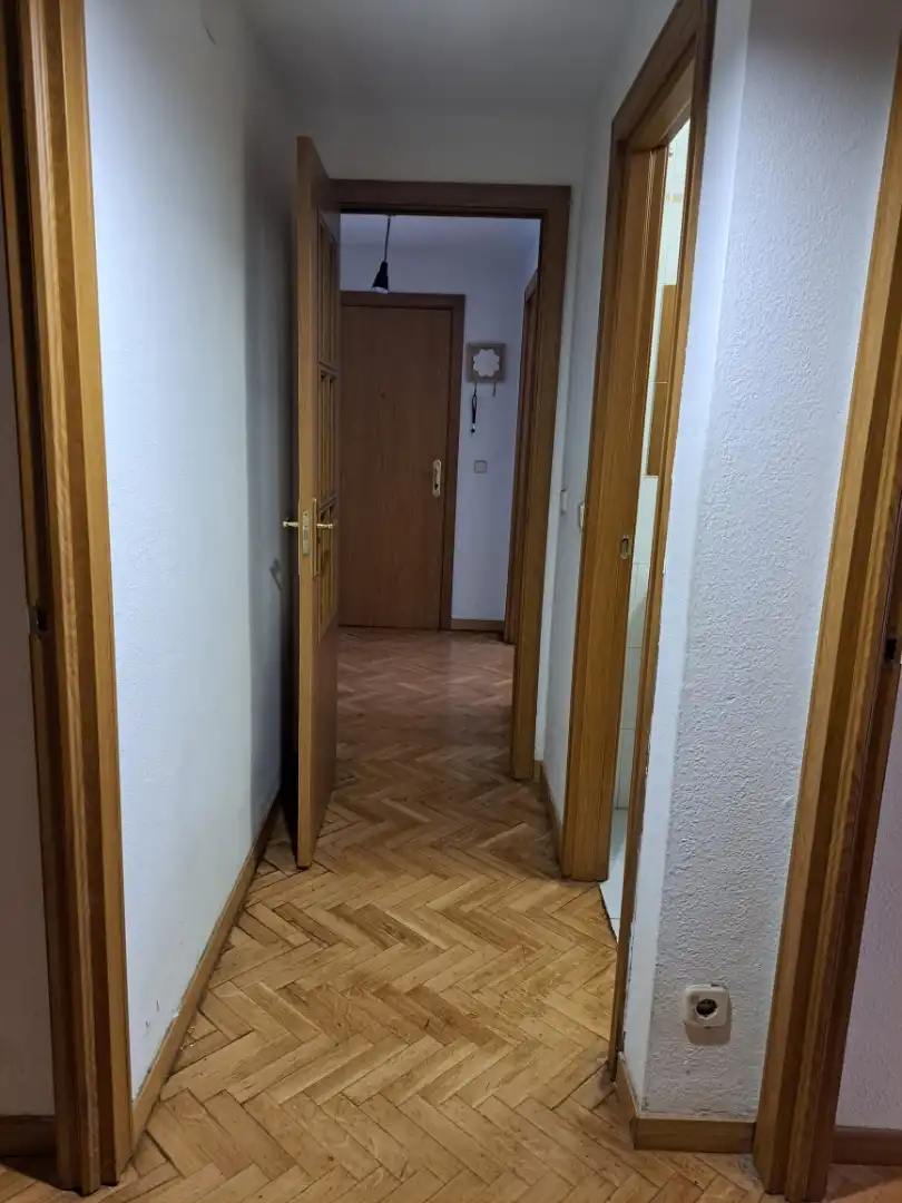 Room in Avenida de Daroca, 72, Ventas Room in Avenida de Daroca, 72, Ventas