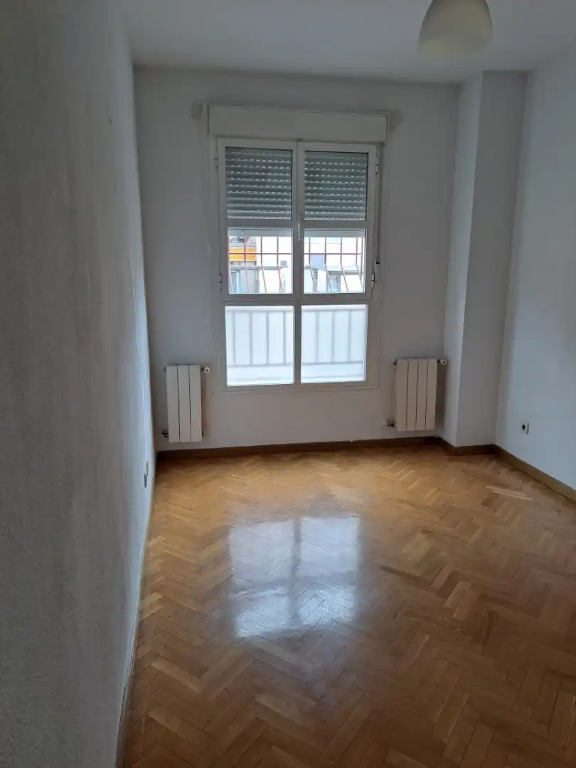 Room in Avenida de Daroca, 72, Ventas Room in Avenida de Daroca, 72, Ventas