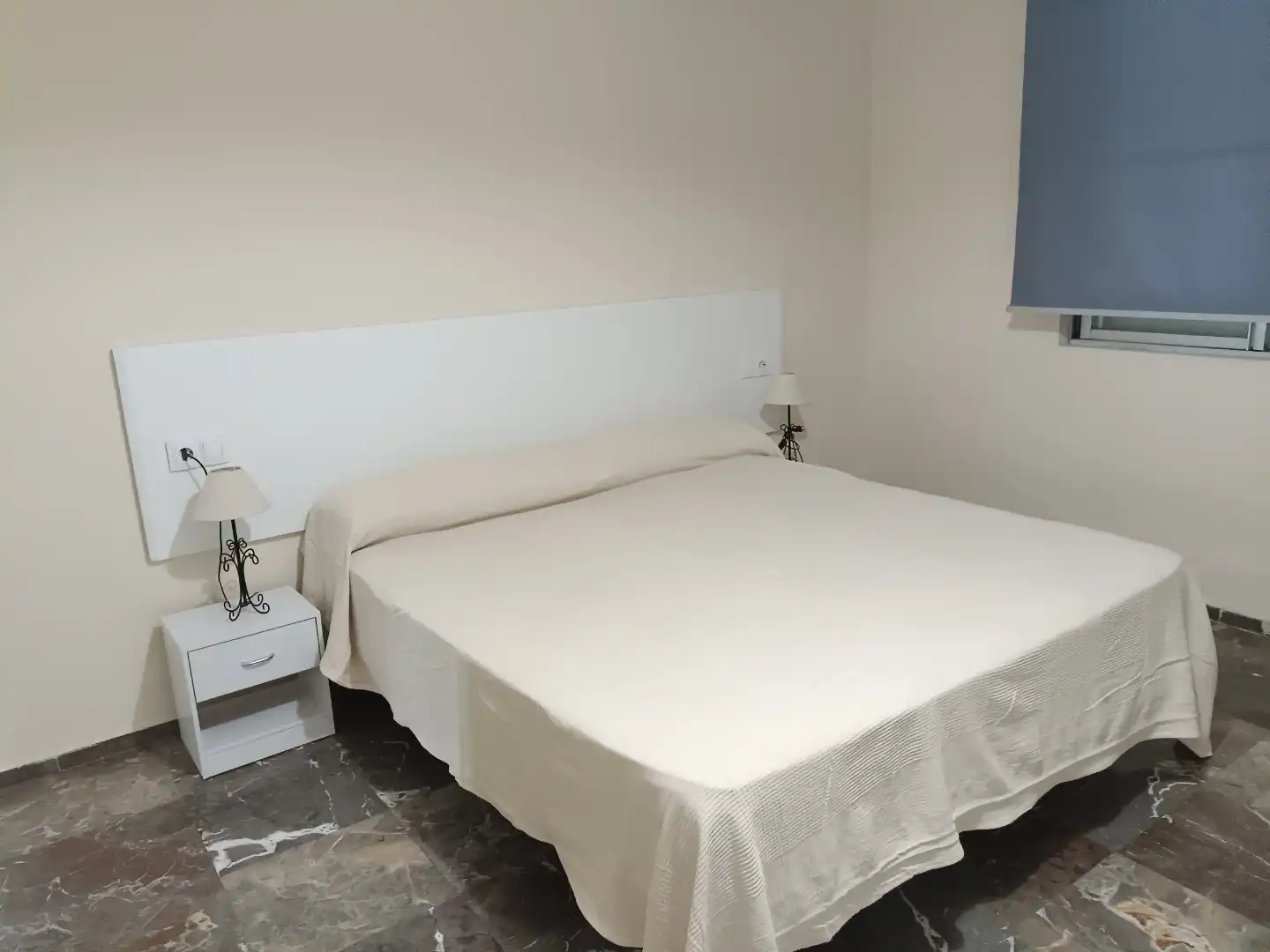 Habitación de Piso de alquiler en  Sevilla Capital con Aire acondicionado