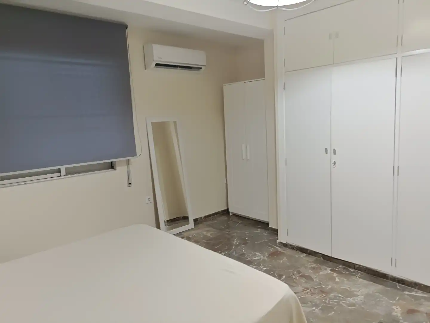 Habitación de Piso de alquiler en  Sevilla Capital con Aire acondicionado