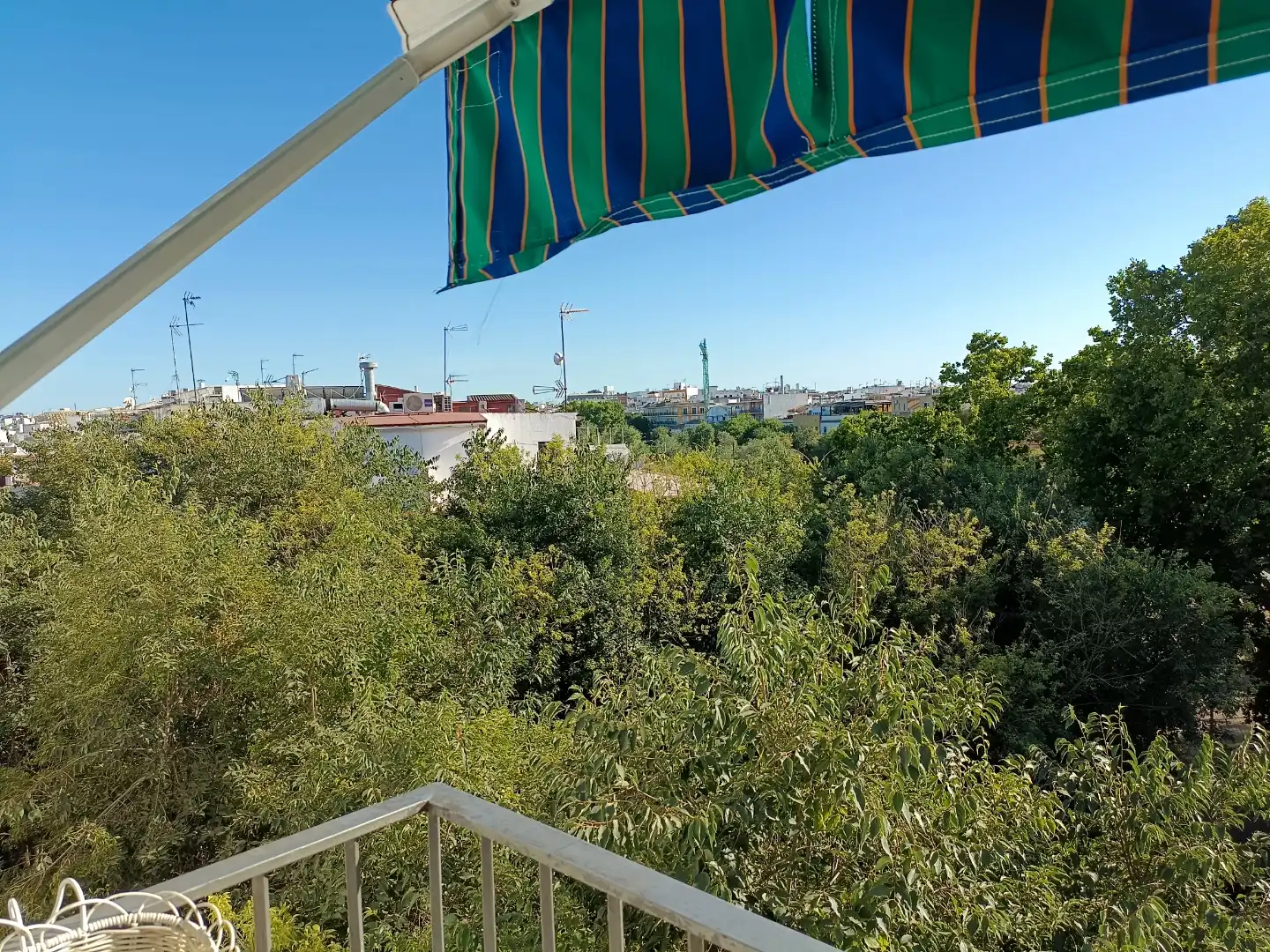 Terraza de Piso de alquiler en  Sevilla Capital con Aire acondicionado