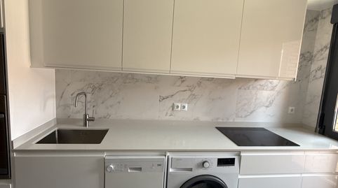 Foto 2 de Piso en venta en Calle Perlora, 2, Villaquilambre, León