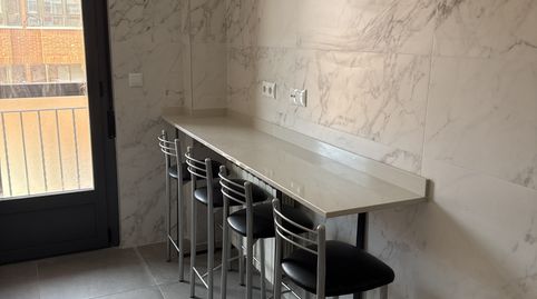 Foto 3 de Piso en venta en Calle Perlora, 2, Villaquilambre, León
