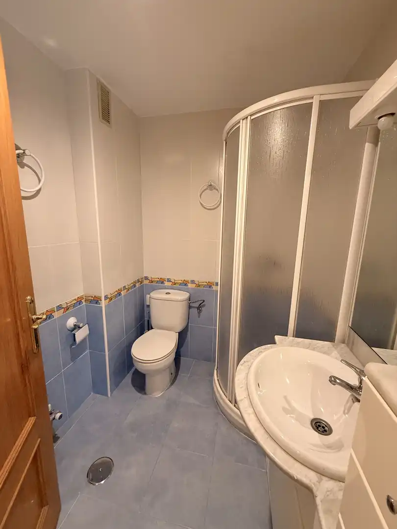 Flat for sale in Calle Perlora, 2, Villaquilambre Bathroom of Flat for sale in Villaquilambre with Terrace